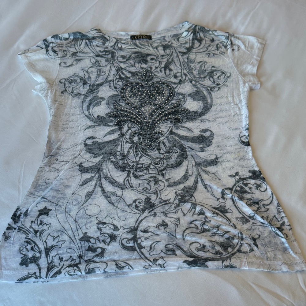 Elegant Black and White Patterned Women's Top